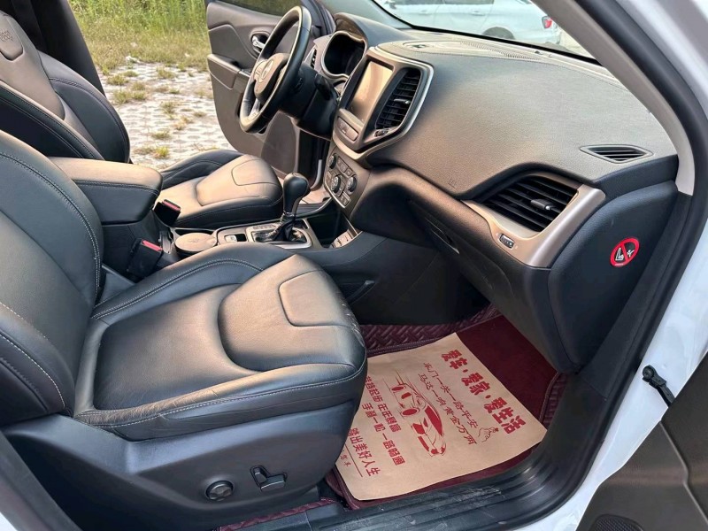 徐州18年Jeep自由光4