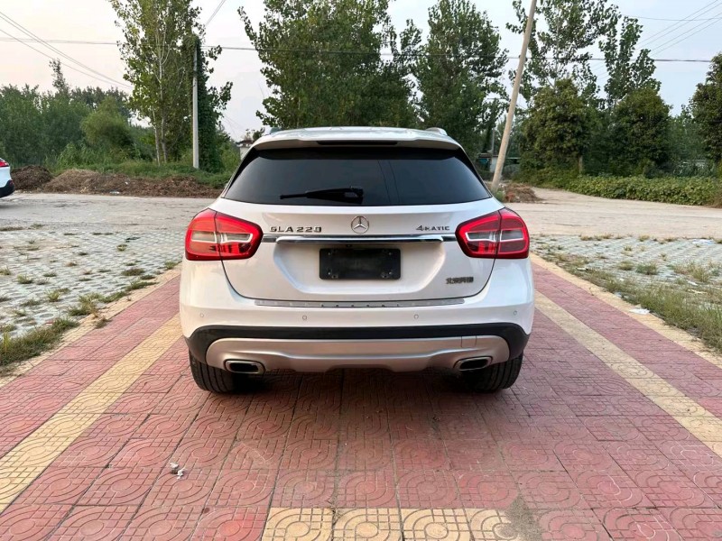 徐州16年奔驰GLA9