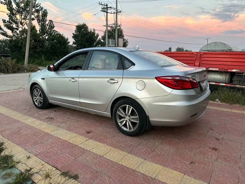 徐州18年长安汽车逸动8