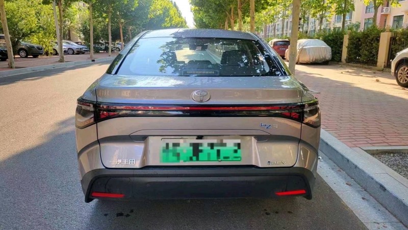 邯郸23年丰田BZ3Pro8