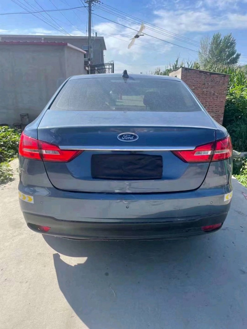 邯郸20年福特福睿斯7