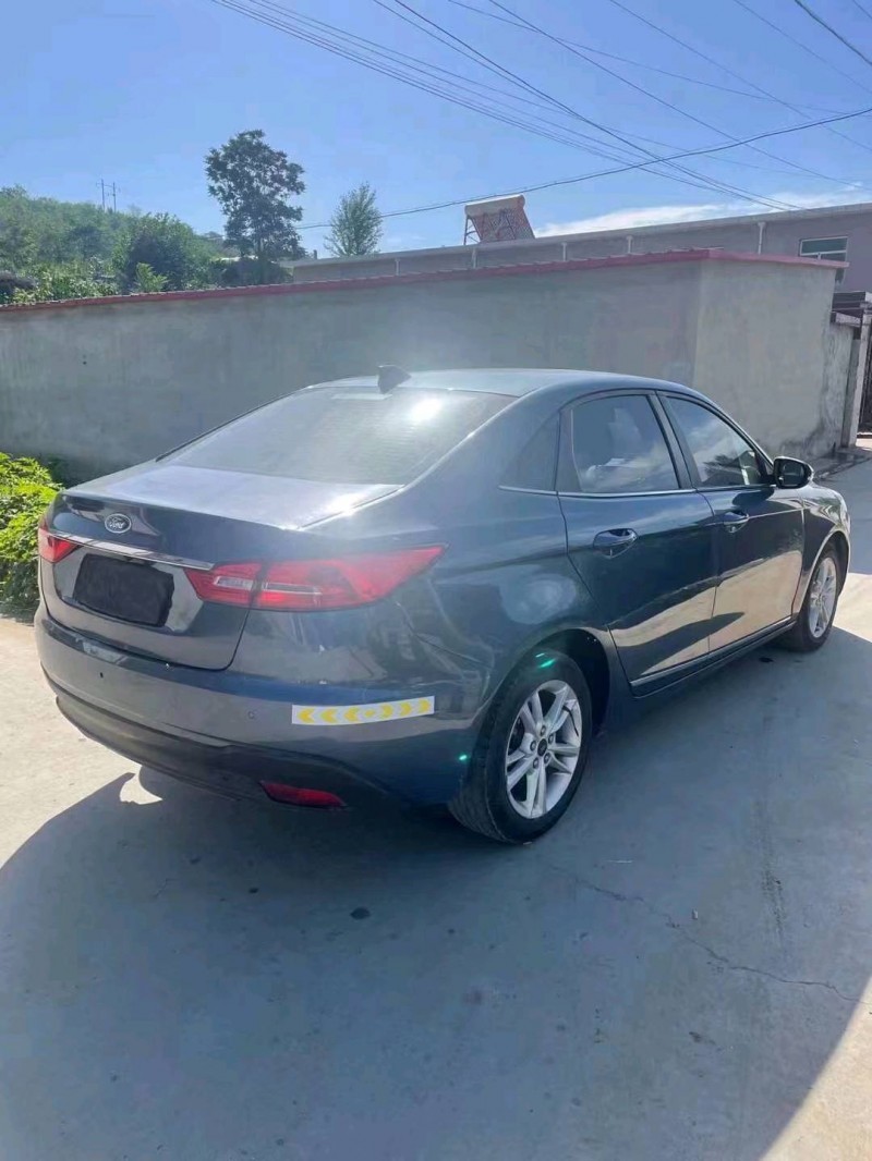 邯郸20年福特福睿斯9