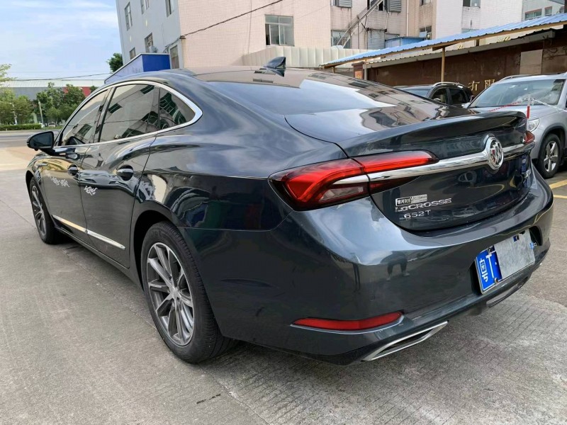 中山20年别克君越5