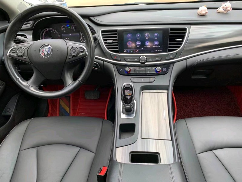 中山20年别克君越7