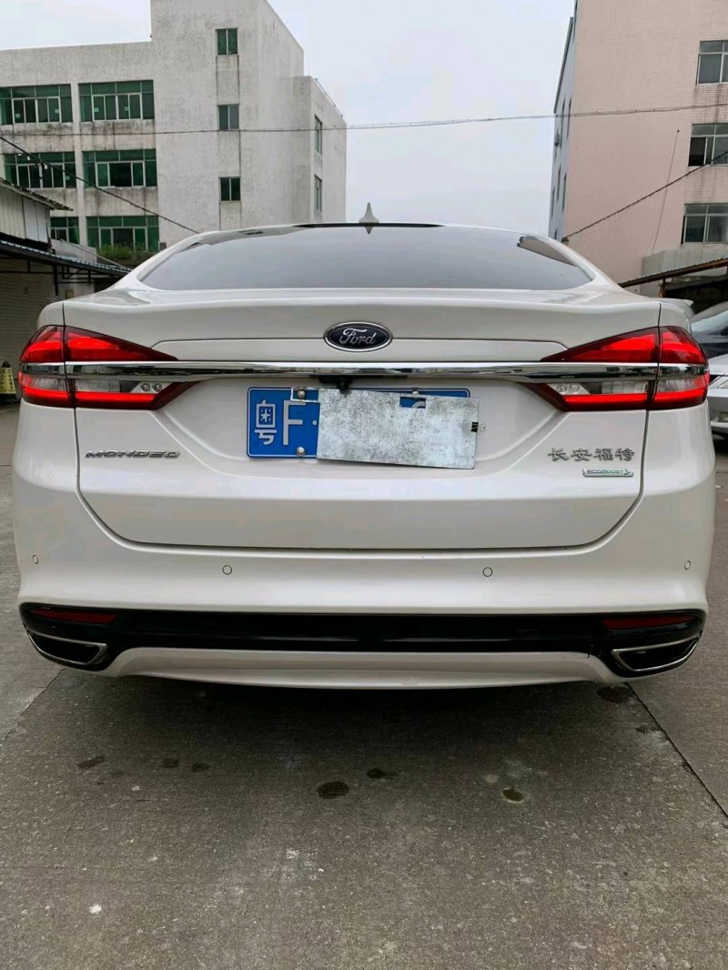 中山17年福特蒙迪欧9