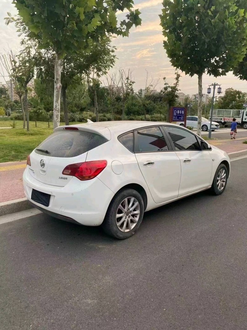菏泽15年别克英朗5