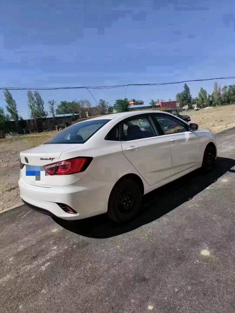 东营22年长安汽车逸动3