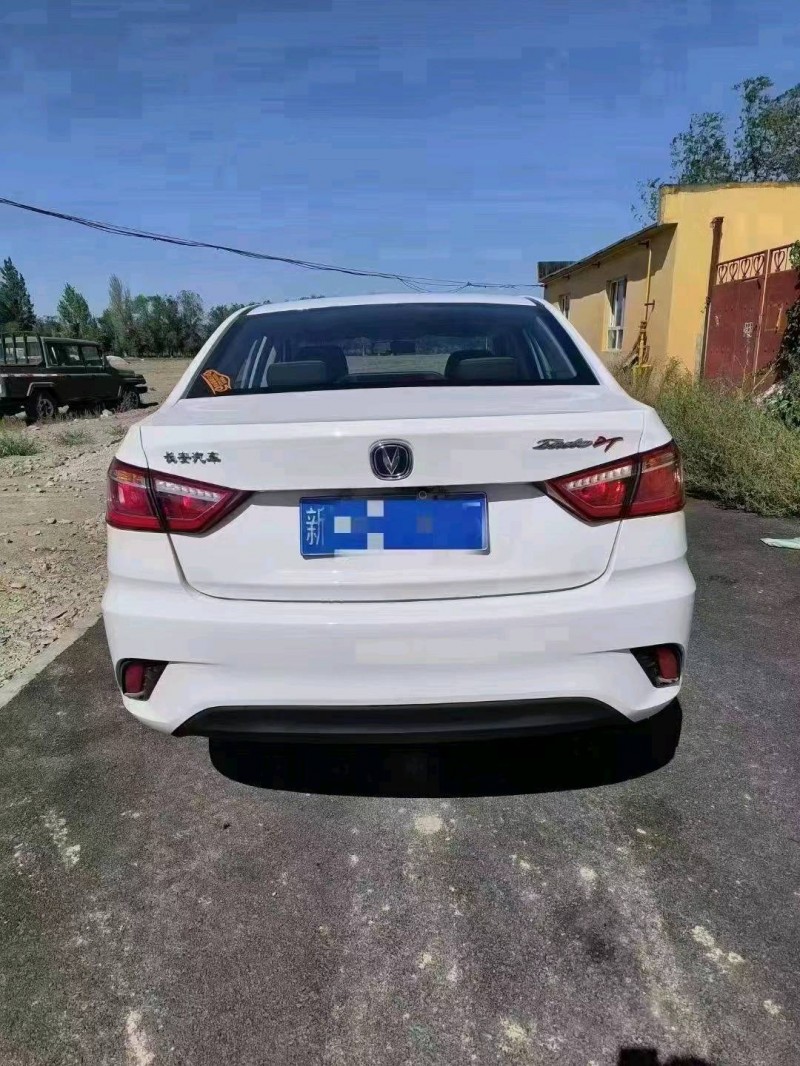 东营22年长安汽车逸动6