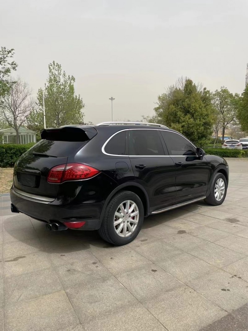 济南11年保时捷卡宴4