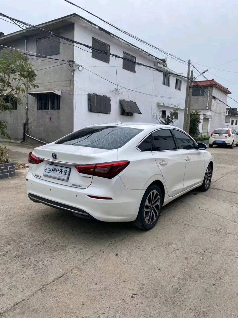 枣庄18年长安汽车逸动8