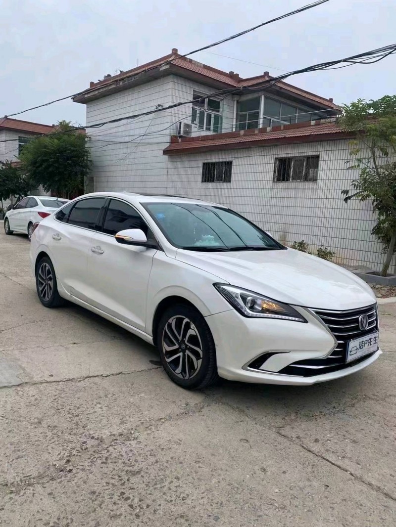 枣庄18年长安汽车逸动9