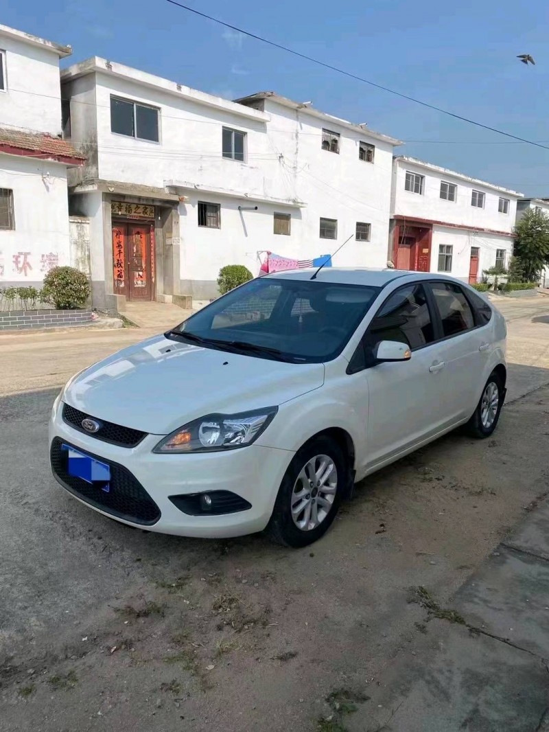 东营16年福特福克斯9