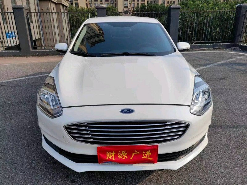 枣庄19年福特福睿斯1