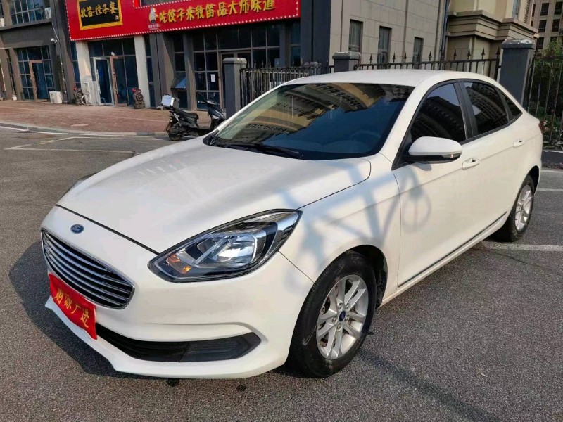 枣庄19年福特福睿斯3