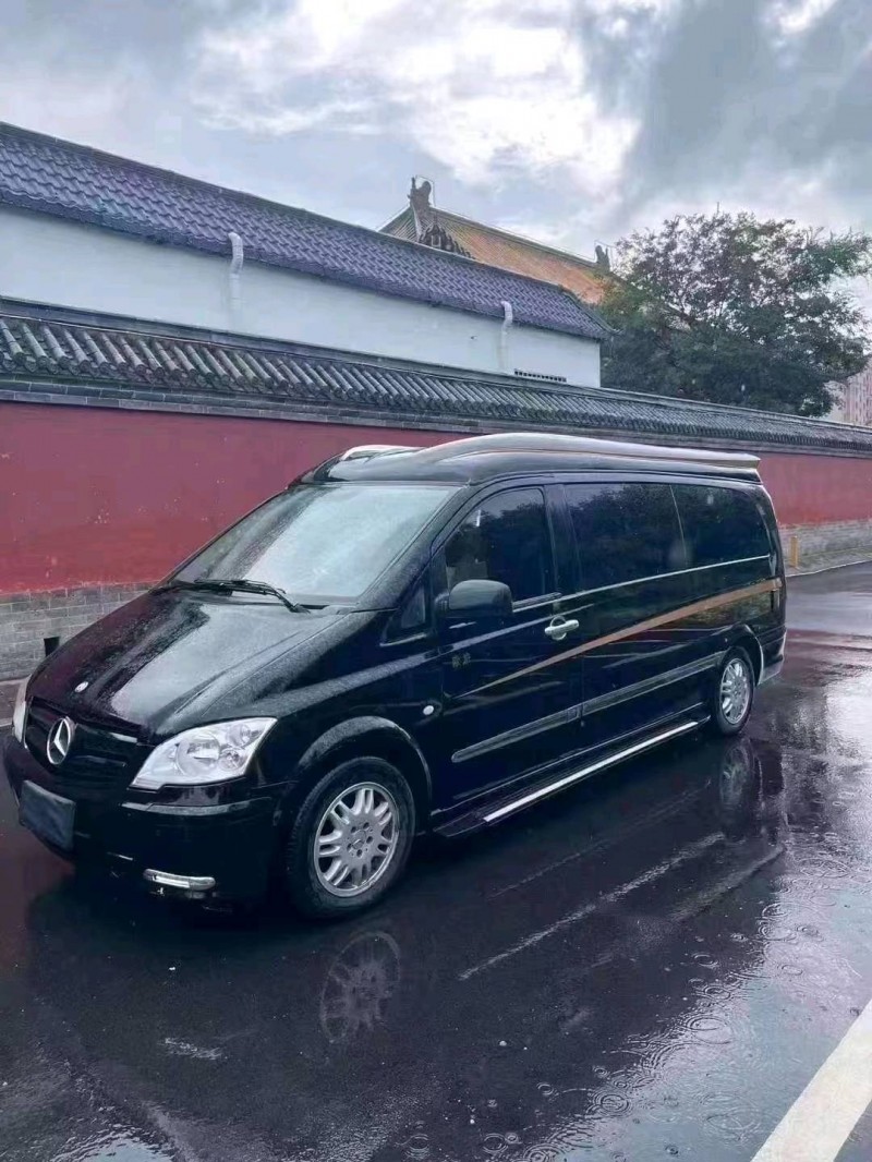 济宁13年奔驰威霆2