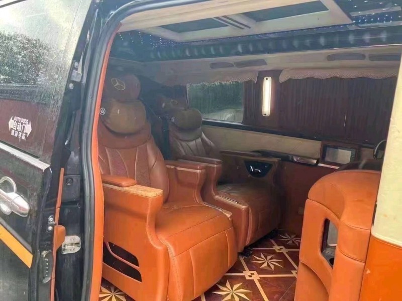 济宁13年奔驰威霆4