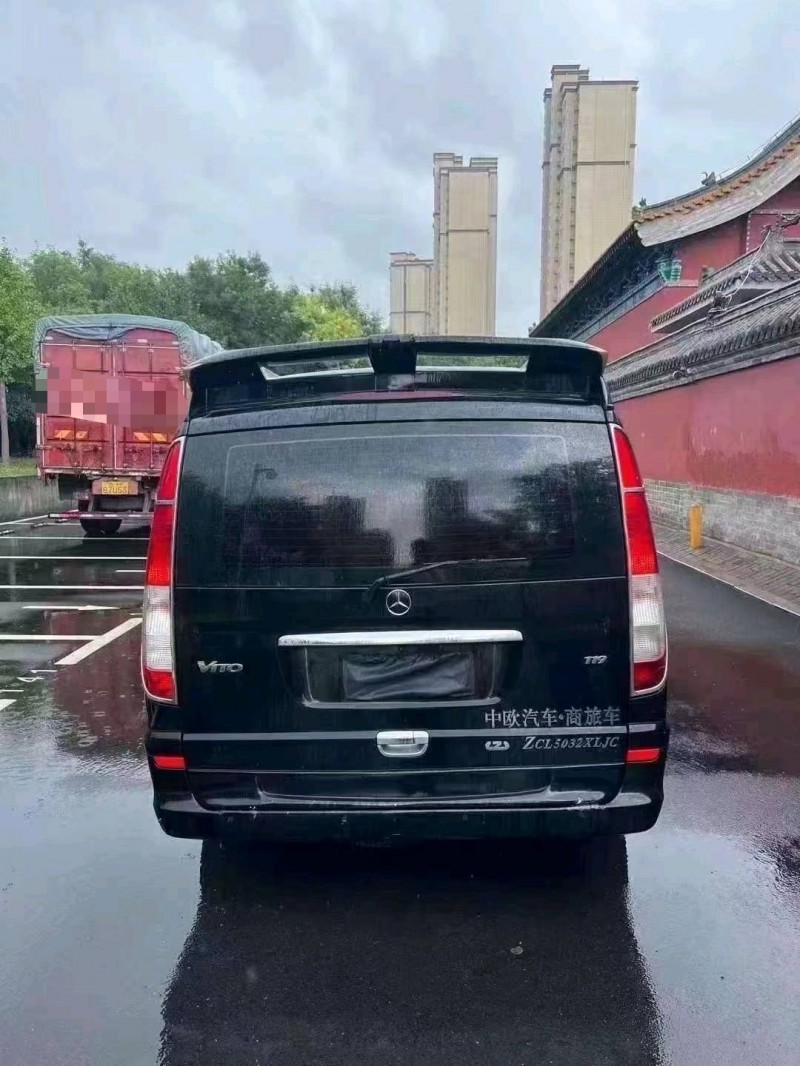 济宁13年奔驰威霆9