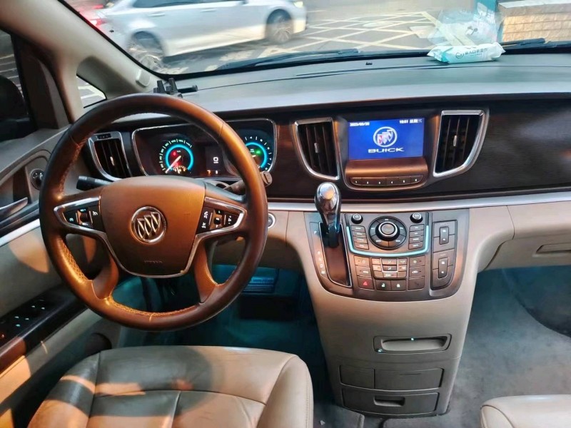 重庆11年别克GL84