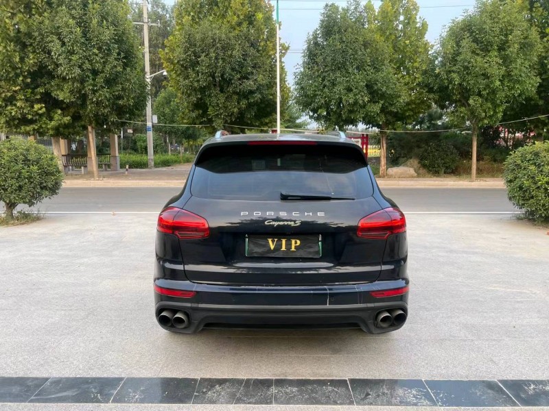 济南17年保时捷卡宴9