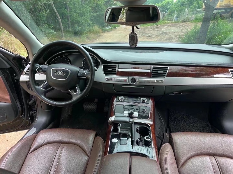 临沂12年奥迪A8L3