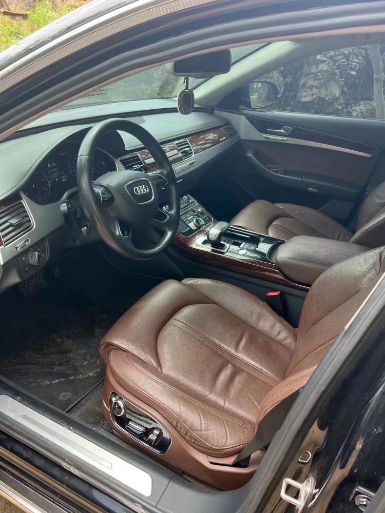 临沂12年奥迪A8L6