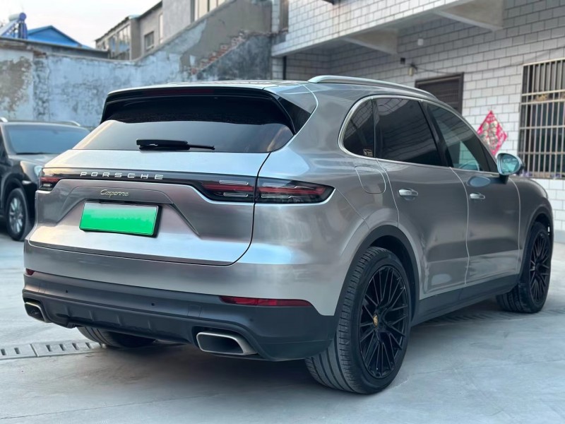 济宁19年保时捷卡宴4