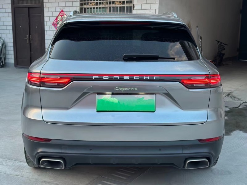 济宁19年保时捷卡宴9