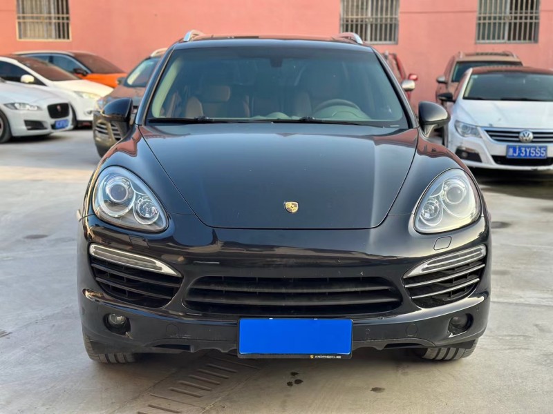 济宁14年保时捷卡宴1