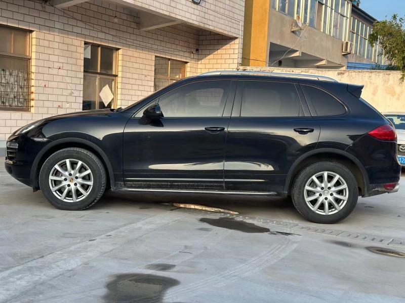 济宁14年保时捷卡宴3