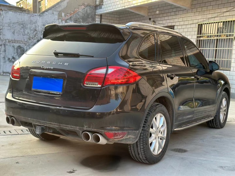 济宁14年保时捷卡宴4