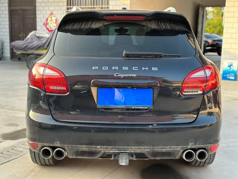 济宁14年保时捷卡宴9