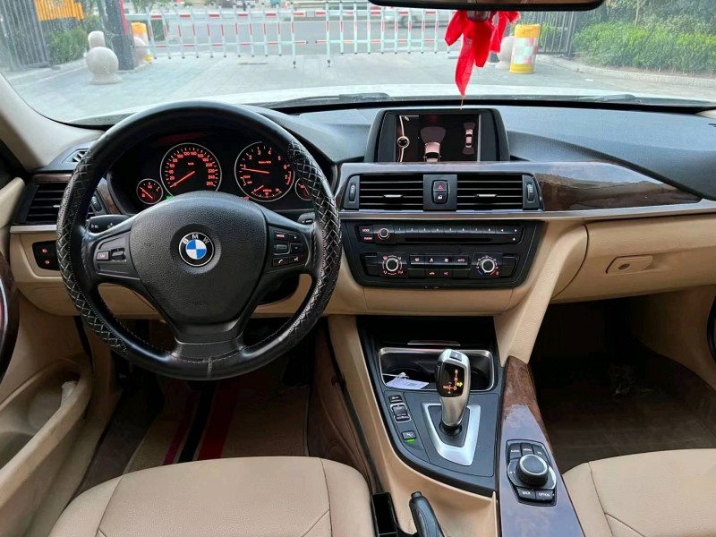 济宁13年宝马3系4