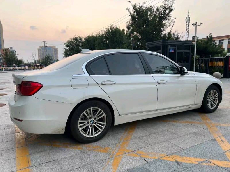 济宁13年宝马3系8