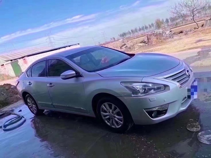 青岛13年日产奇骏3