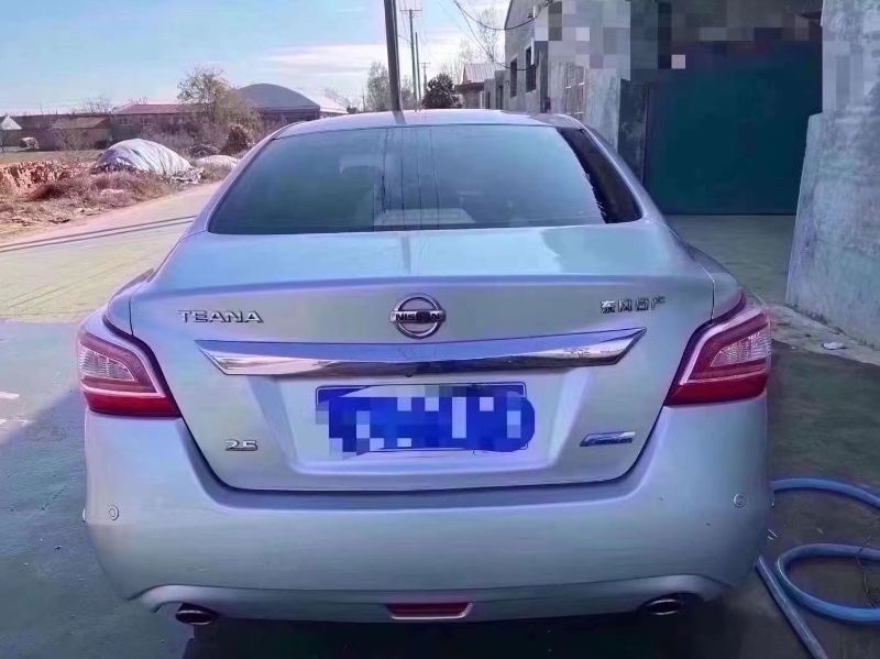 青岛13年日产奇骏4