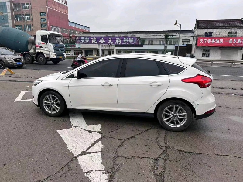 苏州16年福特福克斯2