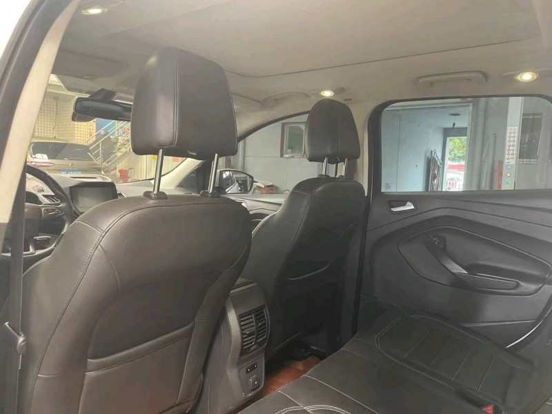 保定17年福特翼虎8