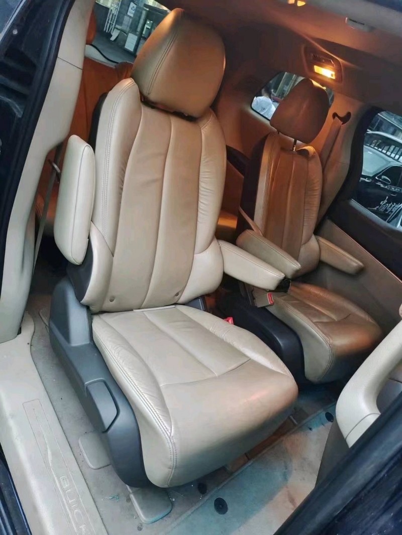 重庆11年别克GL82