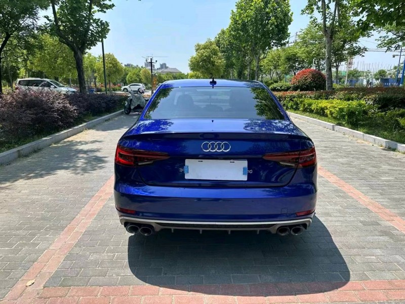 徐州17年奥迪A4L6