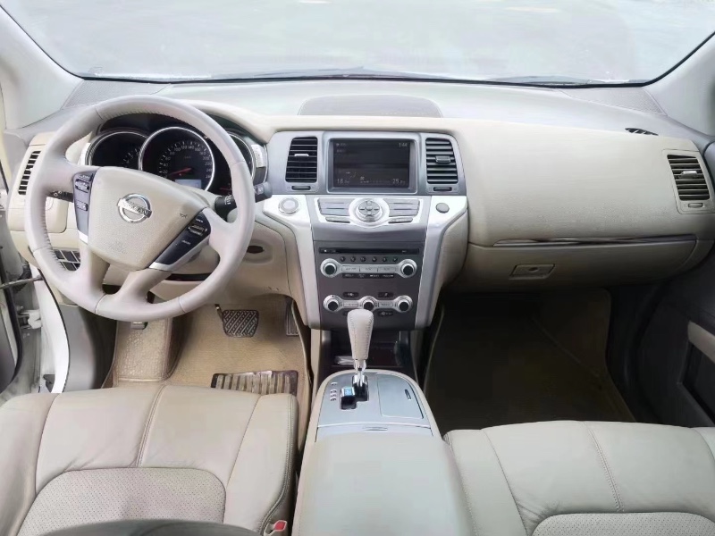 安陽14年日產樓蘭2
