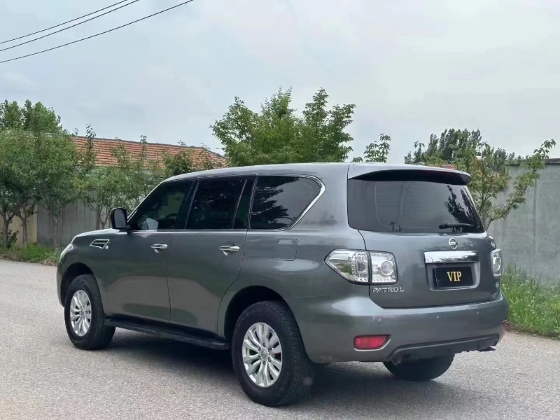 青岛18年日产途乐5