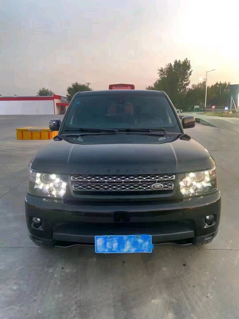 东营13年路虎揽胜运动1