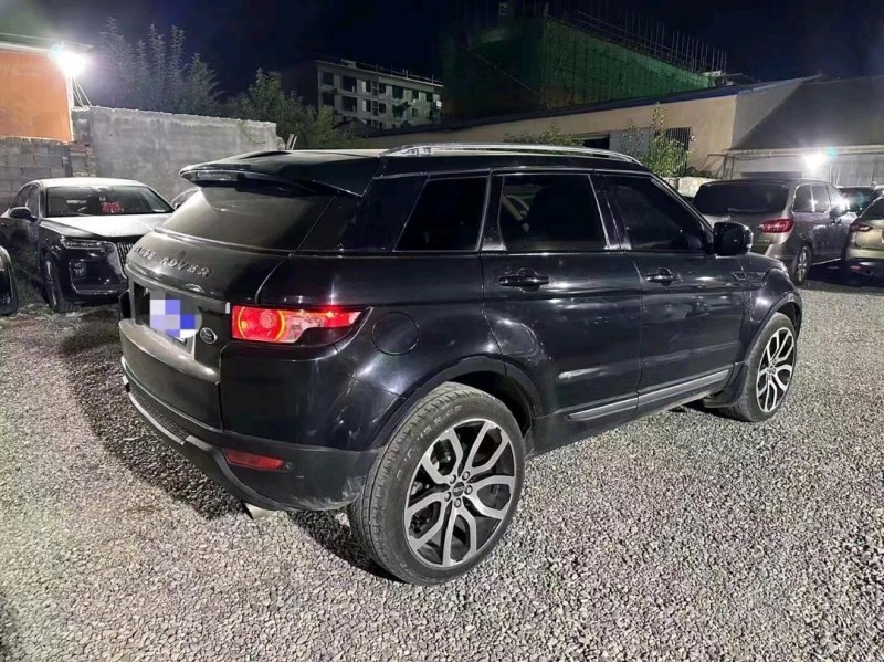 东营12年路虎极光3