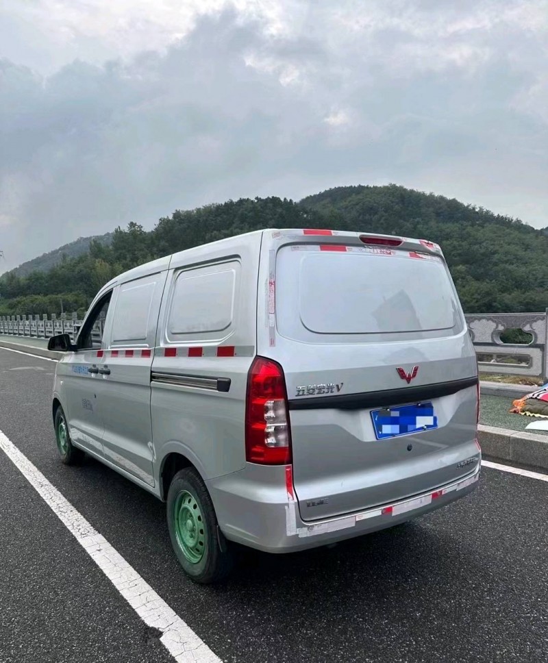 東營21年五菱汽車宏光9