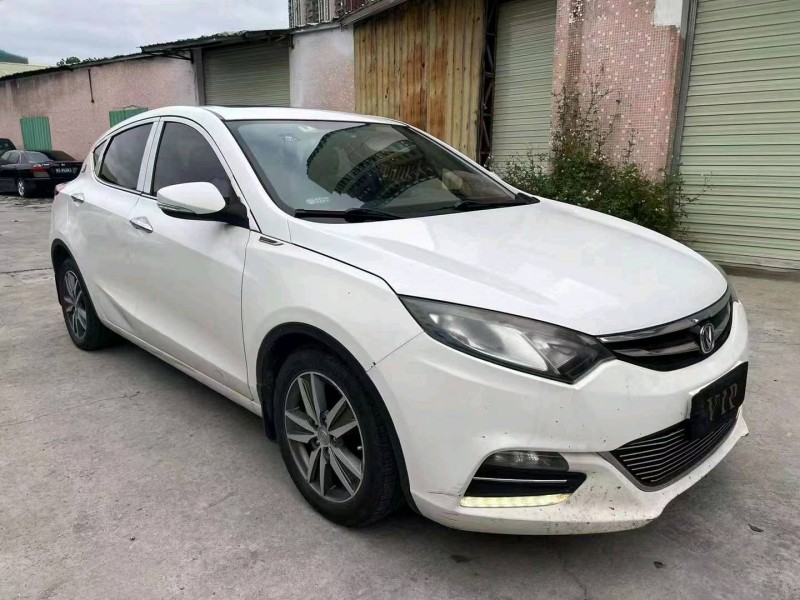 深圳17年长安汽车逸动2