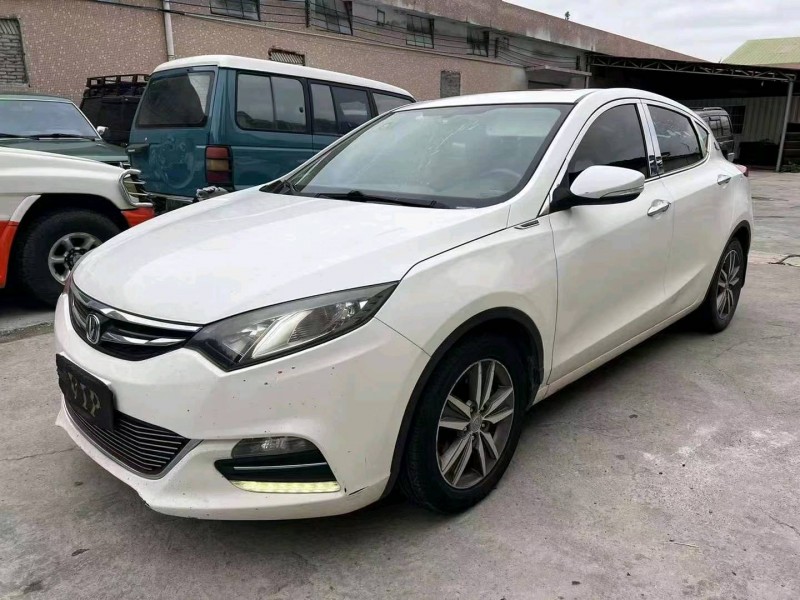 深圳17年长安汽车逸动3