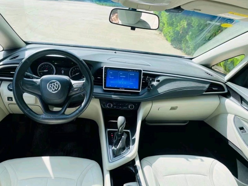 东营19年别克GL68