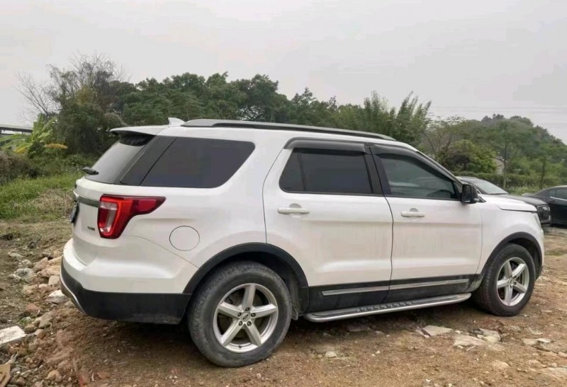 珠海17年福特探险者3