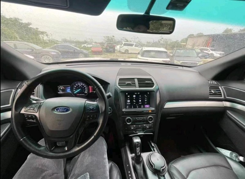 珠海17年福特探险者5