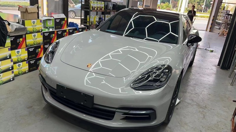 济宁18年保时捷帕拉梅拉1